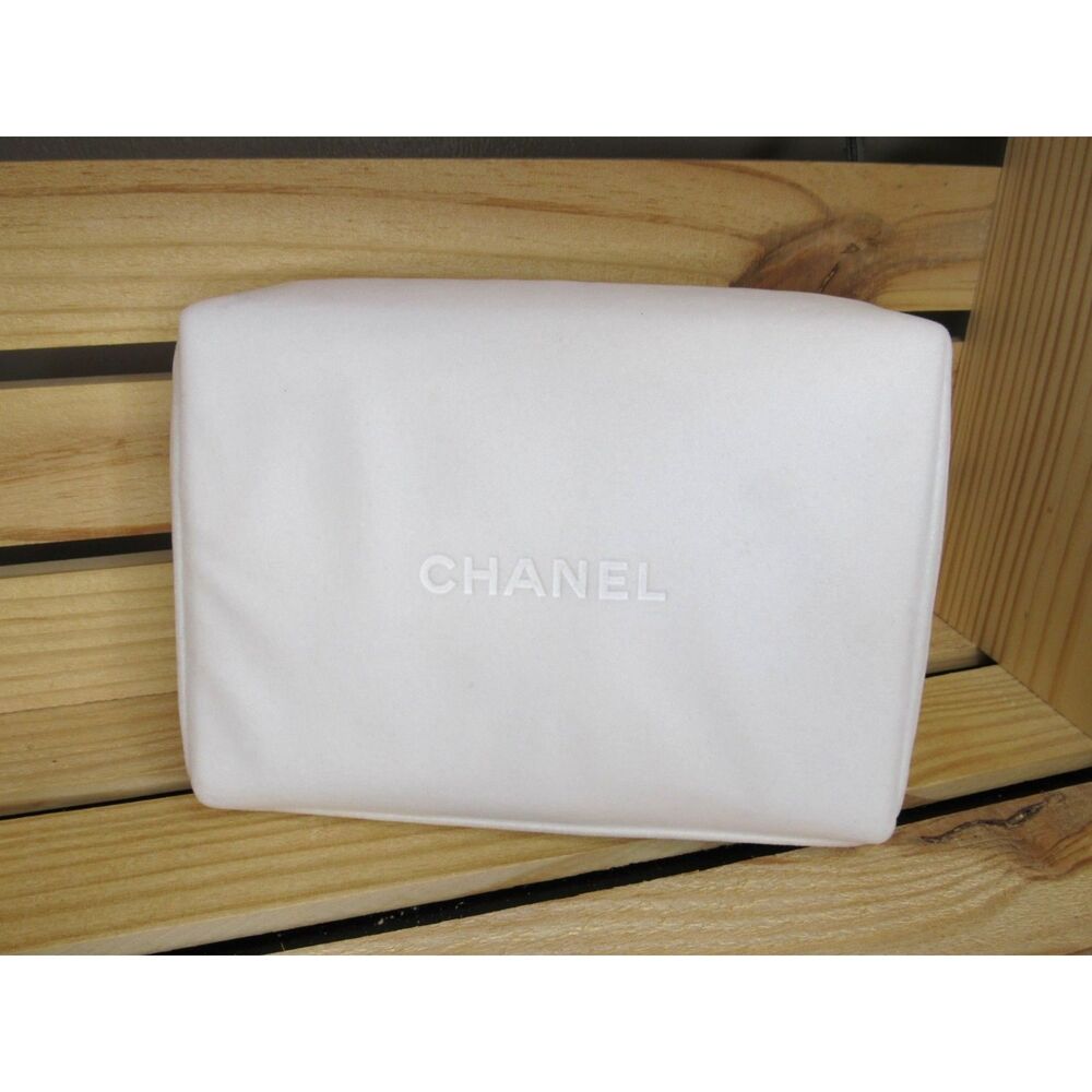White Authentic Chanel Vanity Case EUC!